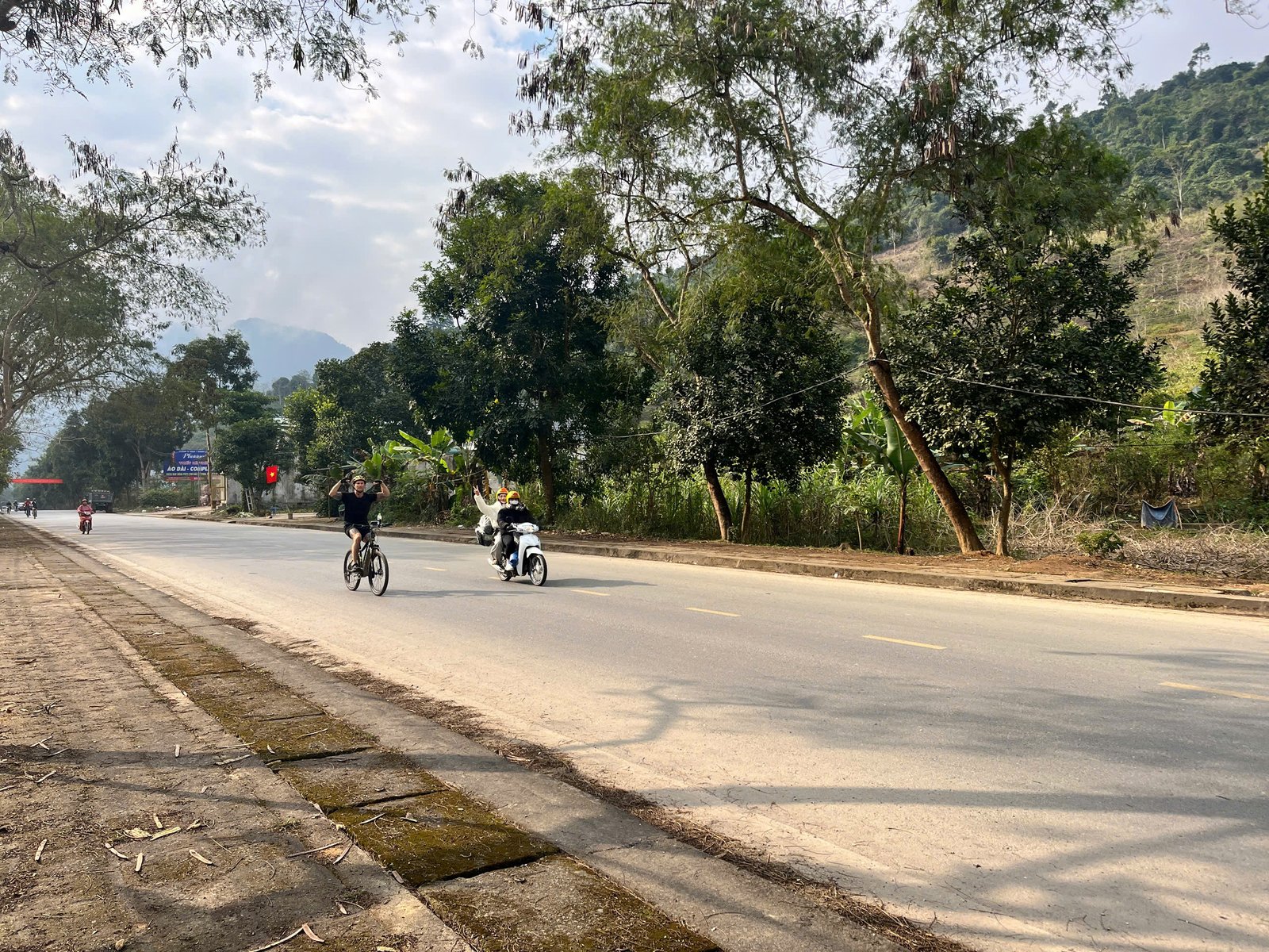 Tour in bicicletta Vietnam nord (Hà Giang): L'avventura suprema tra le vette del Dragone